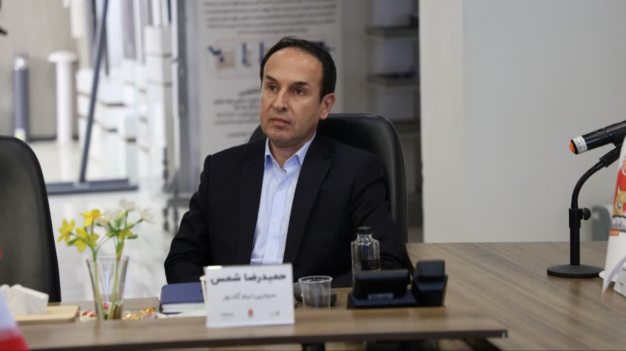  نشست خبری مسئولین شرکت و باشگاه گلنور+ تصاویر