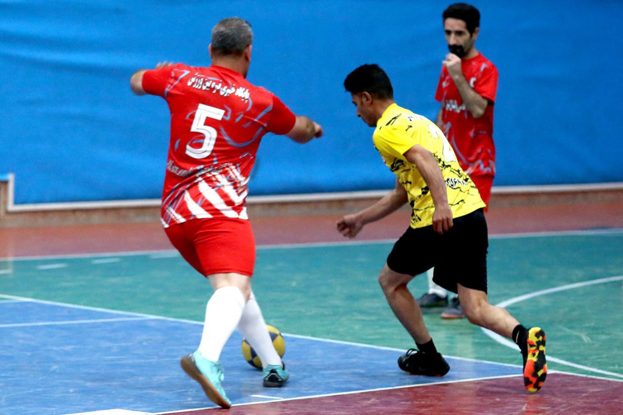 پایگاه خبری ذرهبین ورزش با صدرنشینی صعود کرد پایگاه خبری ذرهبین ورزش با صدرنشینی صعود کرد