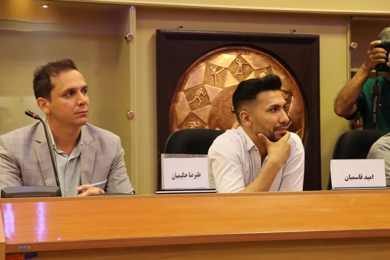 نشست خبری مدیرکل ورزش و جوانان استان اصفهان+تصاویر