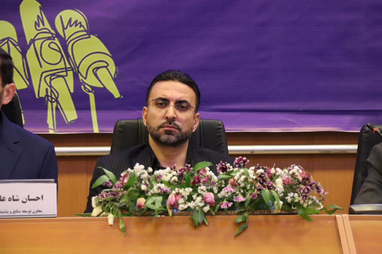 نشست خبری مدیرکل ورزش و جوانان استان اصفهان+تصاویر