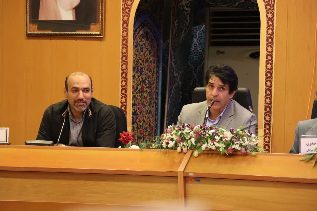 نشست خبری مدیرکل ورزش و جوانان استان اصفهان+تصاویر