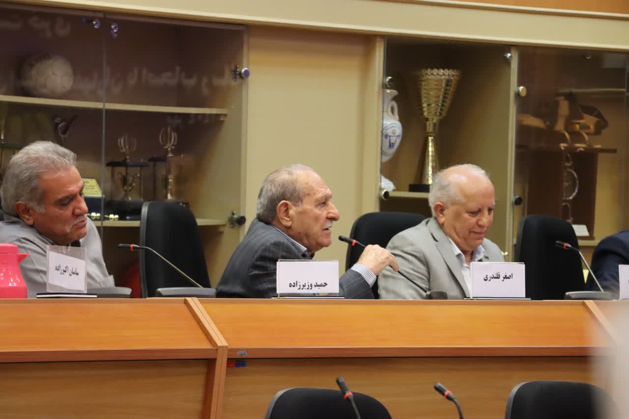 نشست خبری مدیرکل ورزش و جوانان استان اصفهان+تصاویر