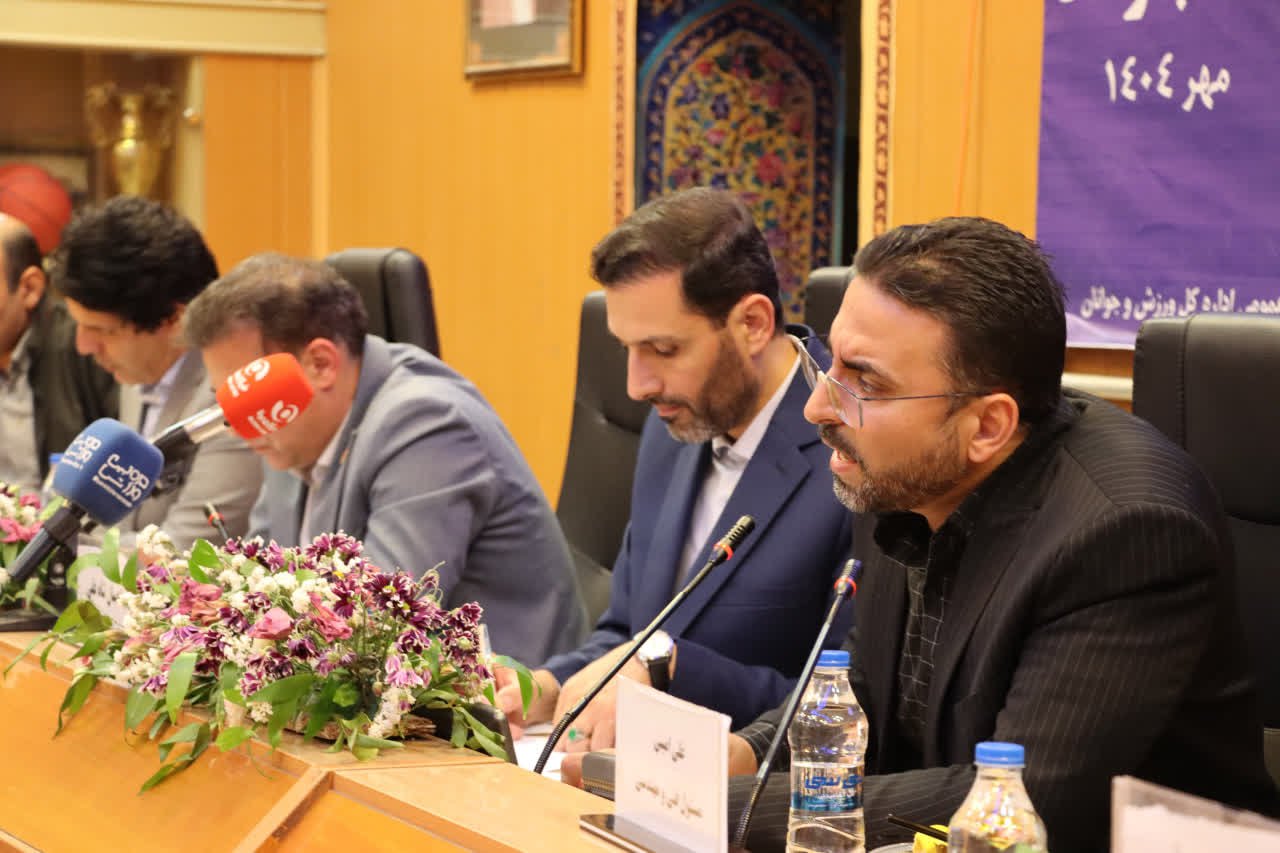 نشست خبری مدیرکل ورزش و جوانان استان اصفهان+تصاویر