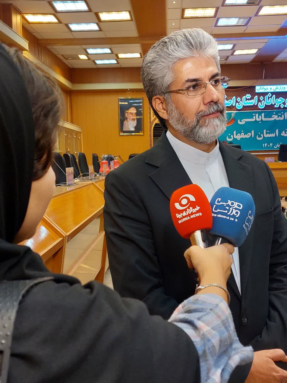 انتخاب وحید حیدریان به عنوان رئیس هیات کاراته استان اصفهان+تصاویر 