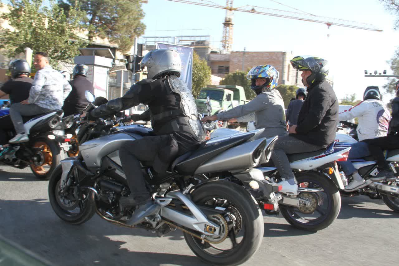 همایش رژه افتخار و میثاق