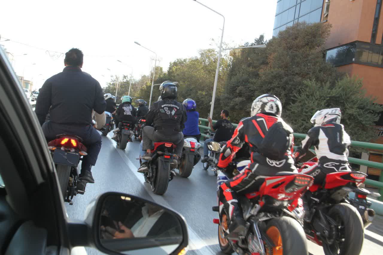 همایش رژه افتخار و میثاق