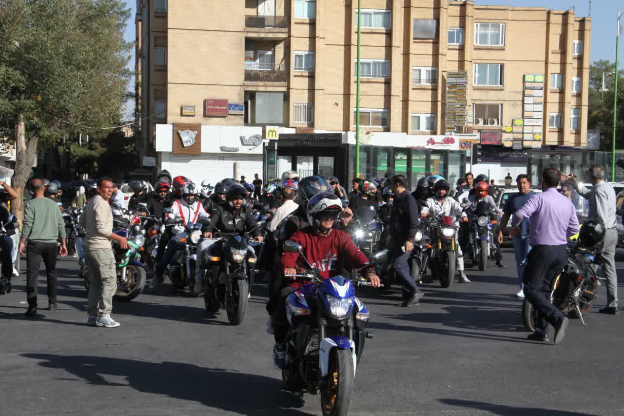 همایش رژه افتخار و میثاق