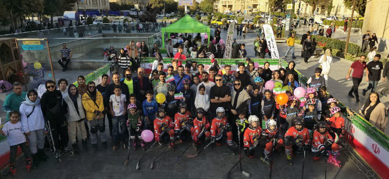 اجرای برنامه‌های فرهنگی ورزشی در گذر چهارباغ+تصاویر