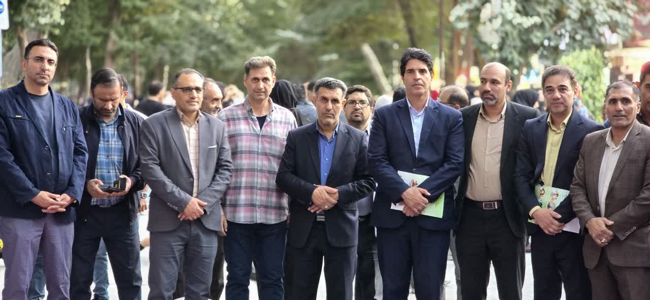 اجرای برنامه‌های فرهنگی ورزشی در گذر چهارباغ+تصاویر