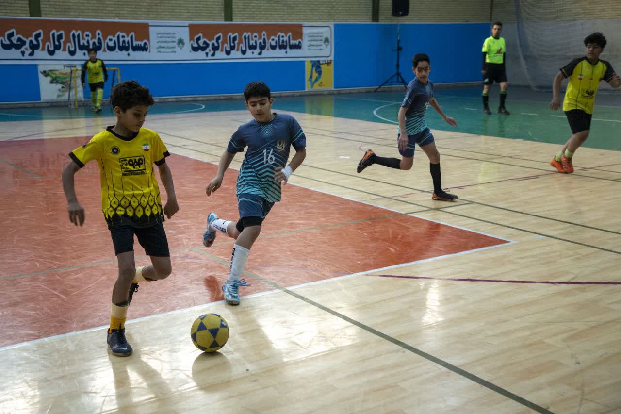 معرفی تیمهای قهرمان مسابقات فوتبال گل کوچک اصفهان+تصاویر معرفی تیمهای قهرمان مسابقات فوتبال گل کوچک اصفهان+تصاویر