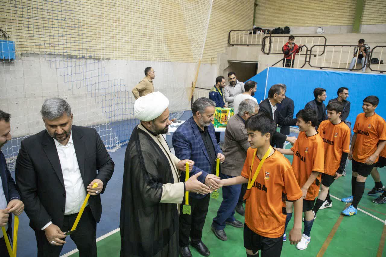 معرفی تیمهای قهرمان مسابقات فوتبال گل کوچک اصفهان+تصاویر معرفی تیمهای قهرمان مسابقات فوتبال گل کوچک اصفهان+تصاویر