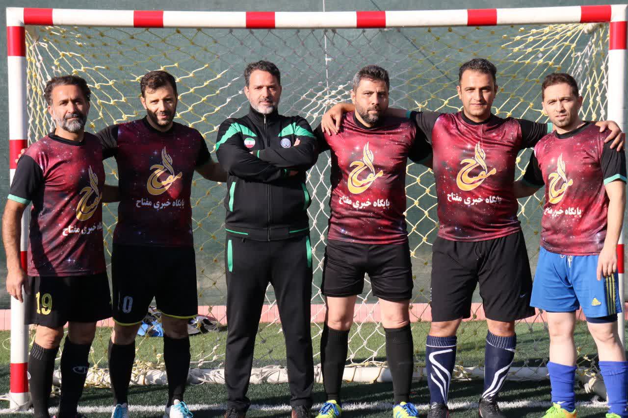 پایگاه خبری ذرهبین ورزش صدرنشین شد+ تصاویر پایگاه خبری ذرهبین ورزش صدرنشین شد+ تصاویر