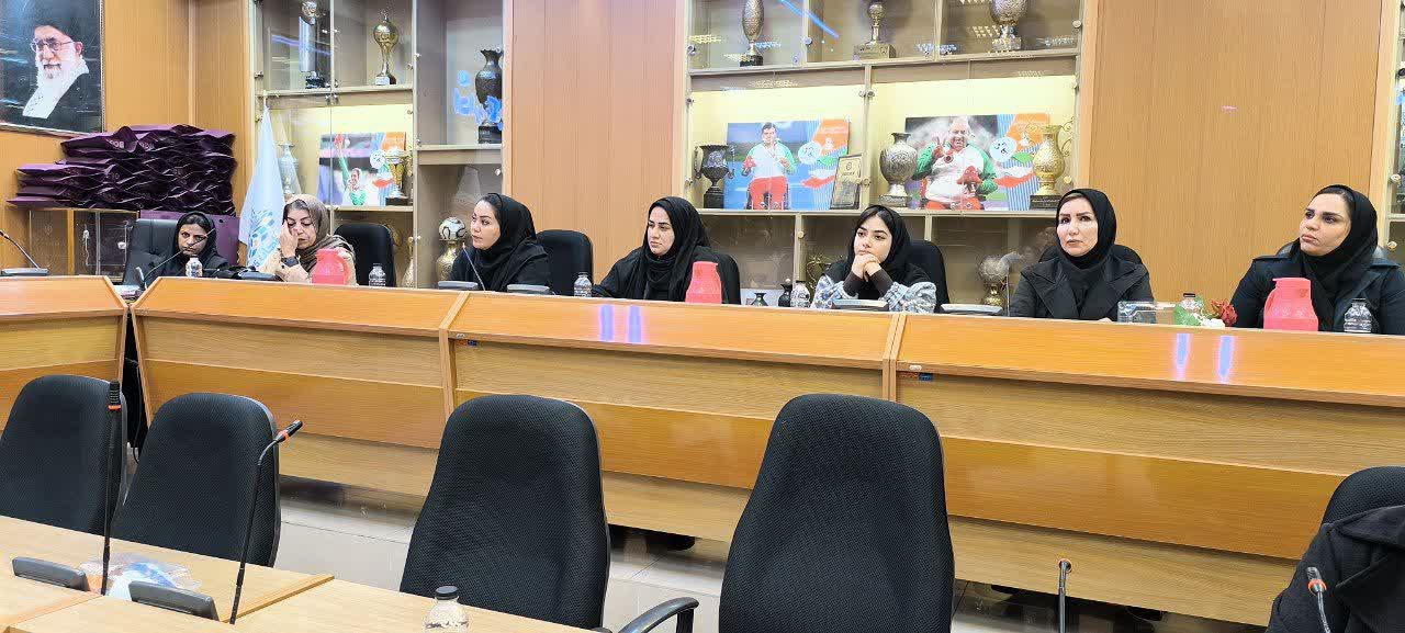 نشست نواب رئیسان هیأت‌های ورزشی استان اصفهان با محوریت آموزش و ارتقای حکمرانی ورزشی+تصاویر