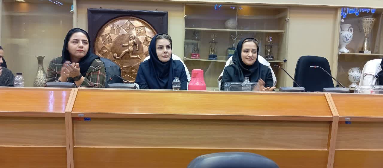 نشست نواب رئیسان هیأت‌های ورزشی استان اصفهان با محوریت آموزش و ارتقای حکمرانی ورزشی+تصاویر