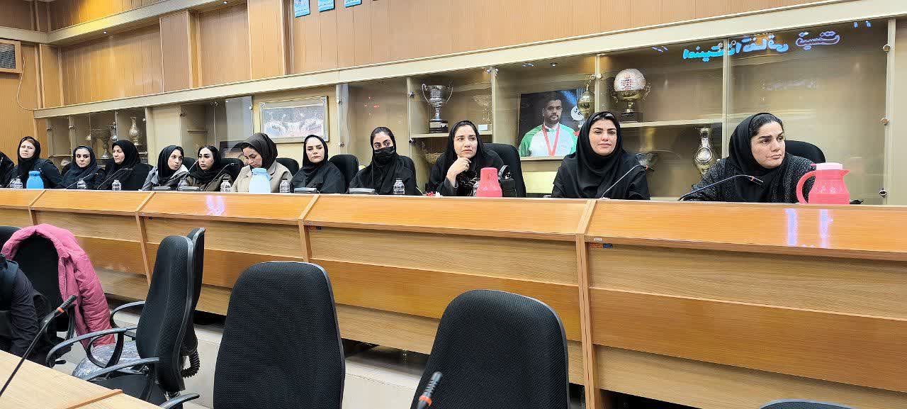 نشست نواب رئیسان هیأت‌های ورزشی استان اصفهان با محوریت آموزش و ارتقای حکمرانی ورزشی+تصاویر