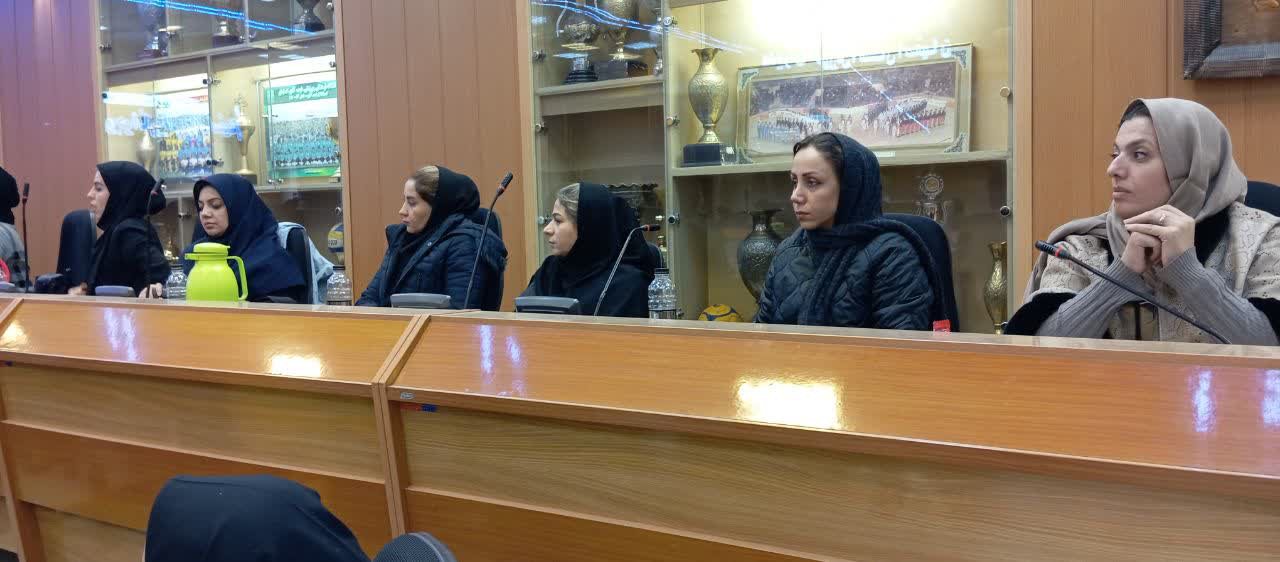 نشست نواب رئیسان هیأت‌های ورزشی استان اصفهان با محوریت آموزش و ارتقای حکمرانی ورزشی+تصاویر