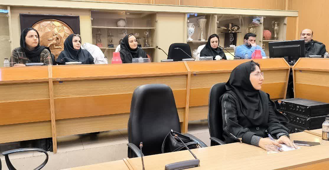 نشست نواب رئیسان هیأت‌های ورزشی استان اصفهان با محوریت آموزش و ارتقای حکمرانی ورزشی+تصاویر