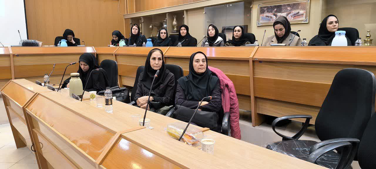 نشست نواب رئیسان هیأت‌های ورزشی استان اصفهان با محوریت آموزش و ارتقای حکمرانی ورزشی+تصاویر