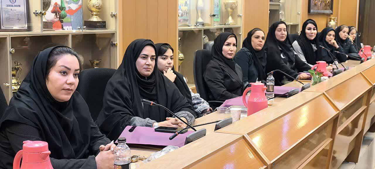 نشست نواب رئیسان هیأت‌های ورزشی استان اصفهان با محوریت آموزش و ارتقای حکمرانی ورزشی+تصاویر