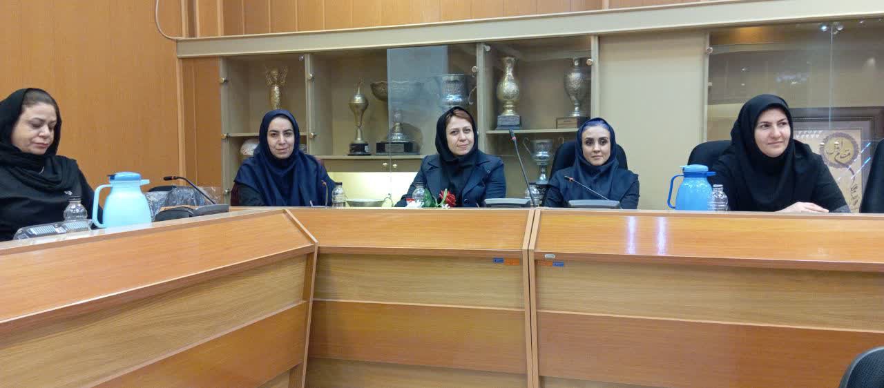 نشست نواب رئیسان هیأت‌های ورزشی استان اصفهان با محوریت آموزش و ارتقای حکمرانی ورزشی+تصاویر