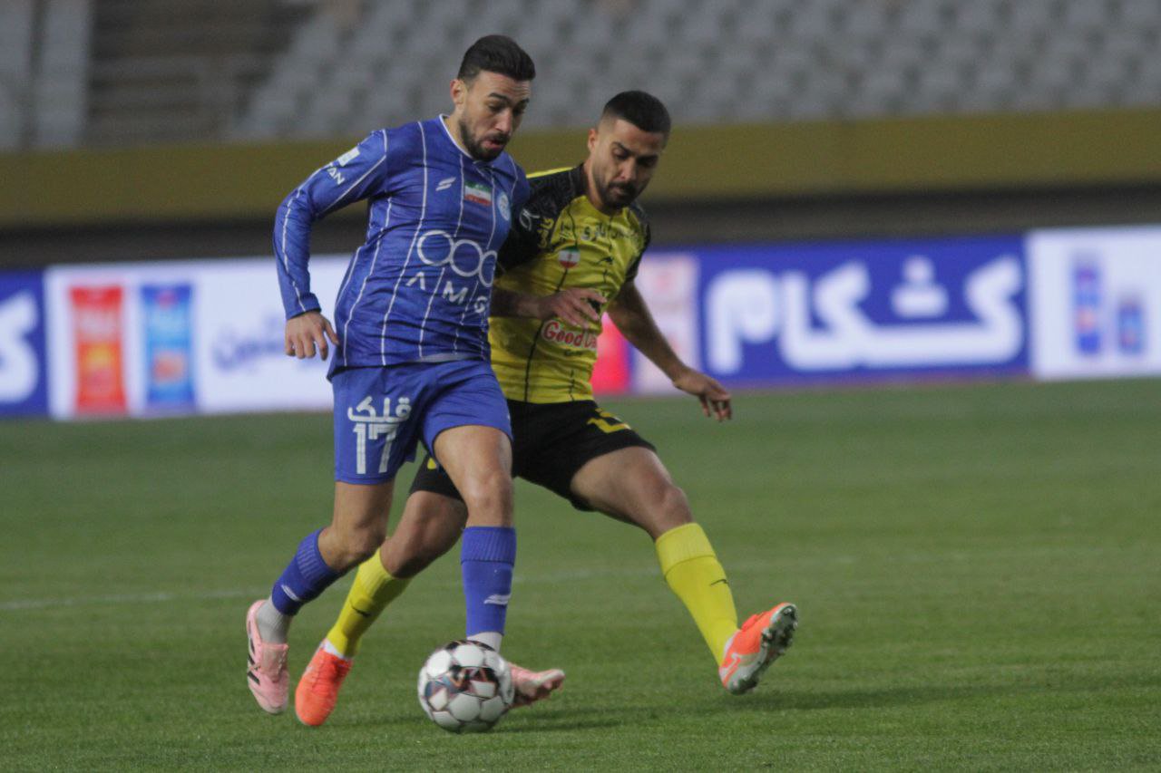  سپاهان یک–استقلال تهران2/پیروزی آبی‌ها در ثانیه‌های پایانی +تصاویر