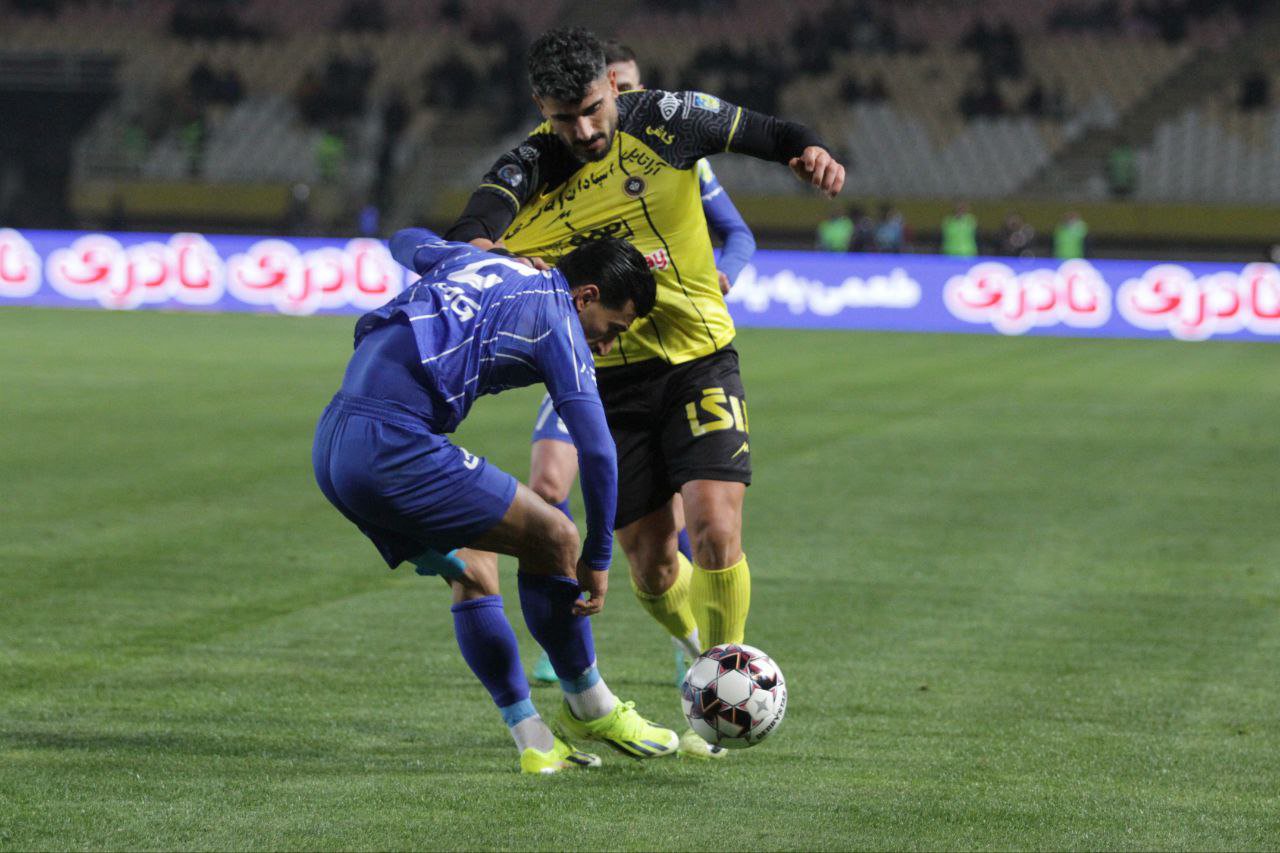  سپاهان یک–استقلال تهران2/پیروزی آبی‌ها در ثانیه‌های پایانی +تصاویر