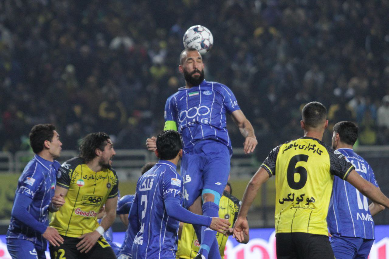 سپاهان یک–استقلال تهران2/پیروزی آبی‌ها در ثانیه‌های پایانی +تصاویر
