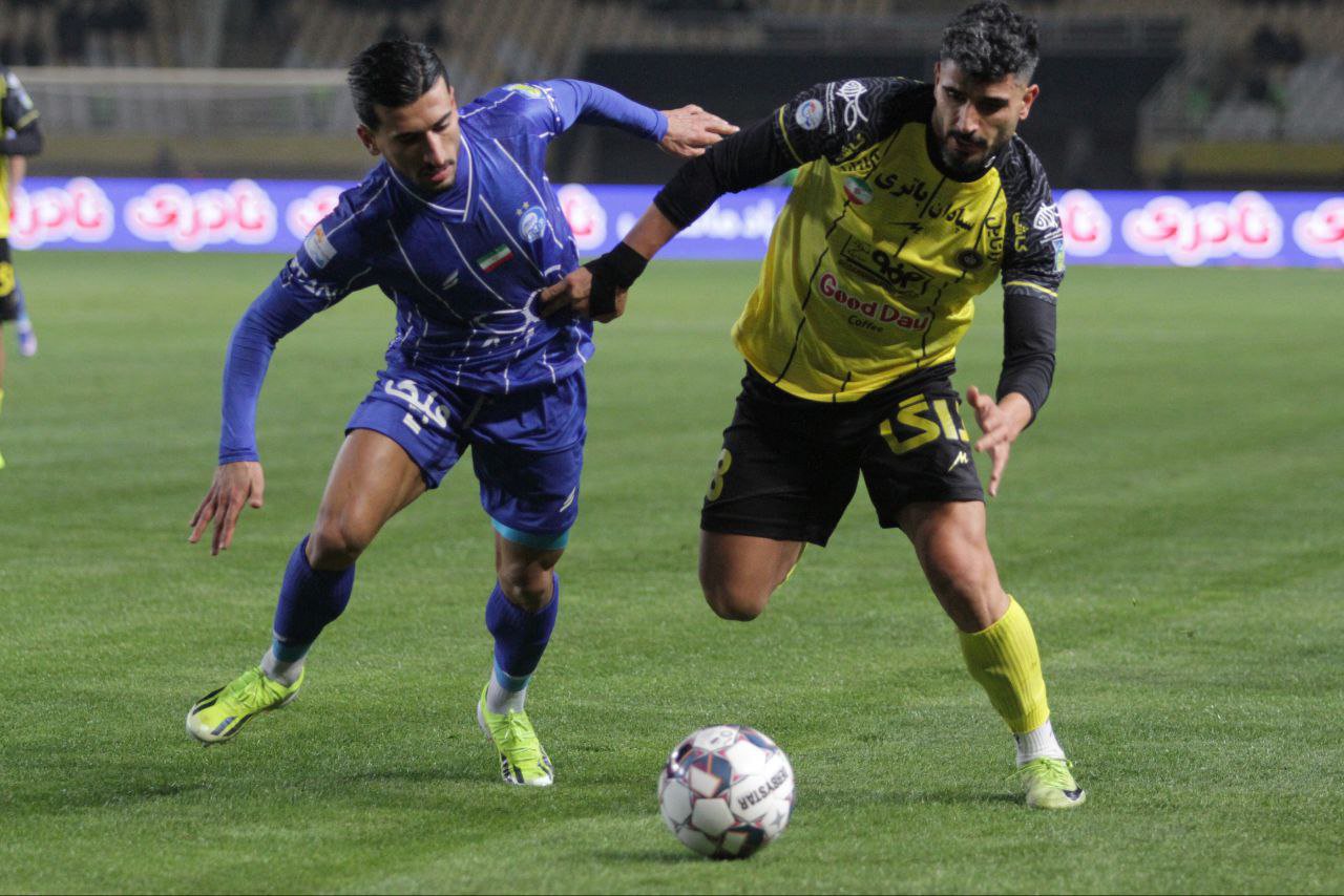  سپاهان یک–استقلال تهران2/پیروزی آبی‌ها در ثانیه‌های پایانی +تصاویر