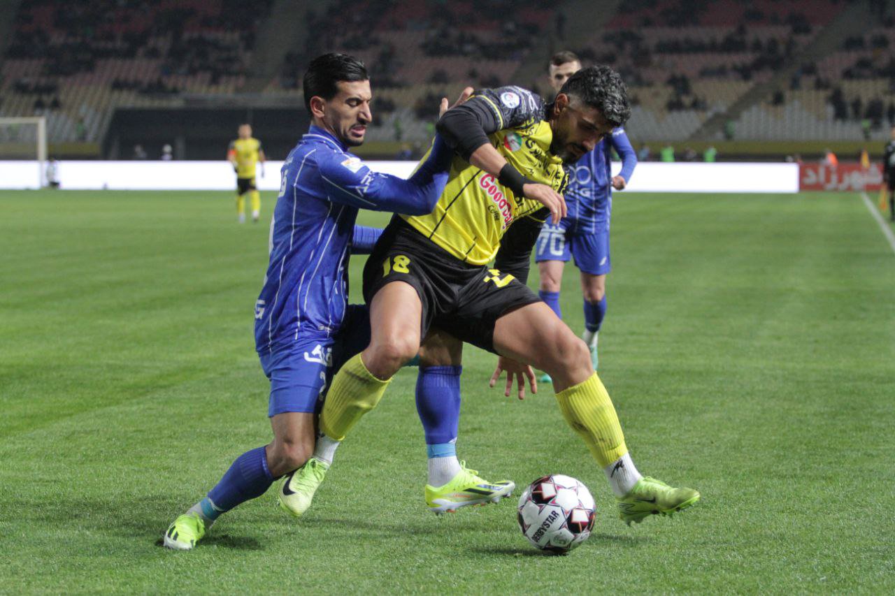  سپاهان یک–استقلال تهران2/پیروزی آبی‌ها در ثانیه‌های پایانی +تصاویر