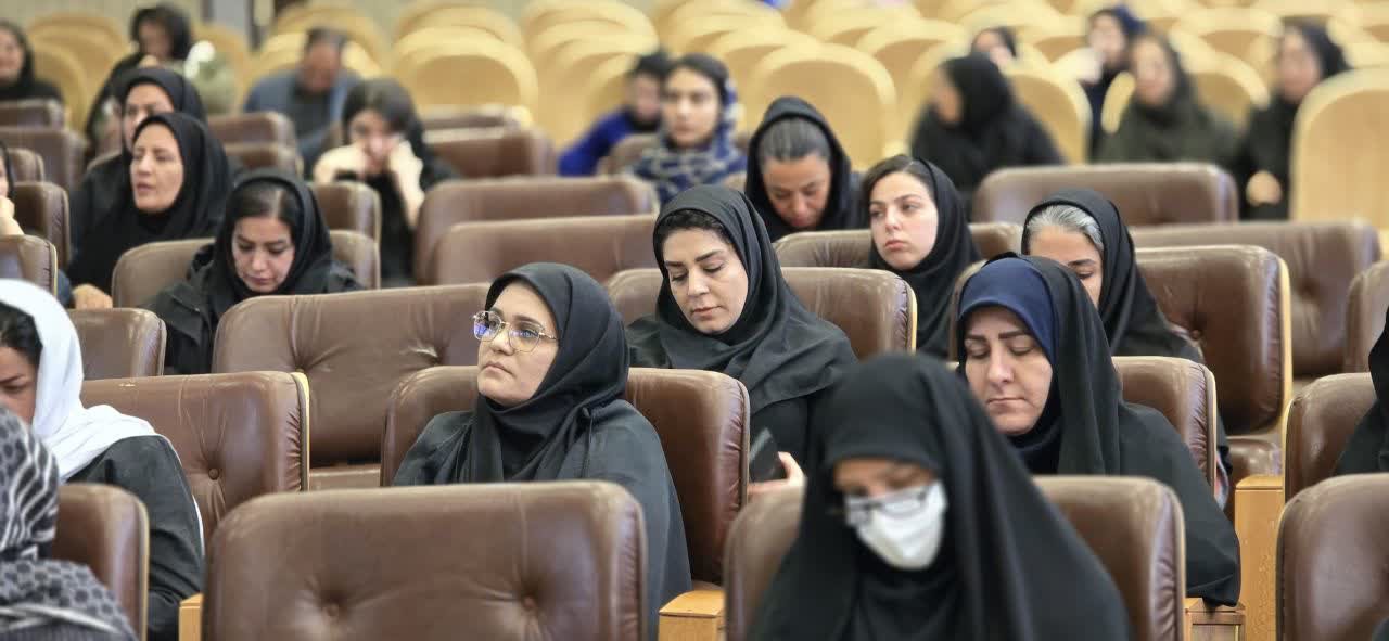 برگزاری همایش آموزشی خزانه‌داران هیات‌های ورزشی و سمن‌های جوانان استان اصفهان+تصاویر 