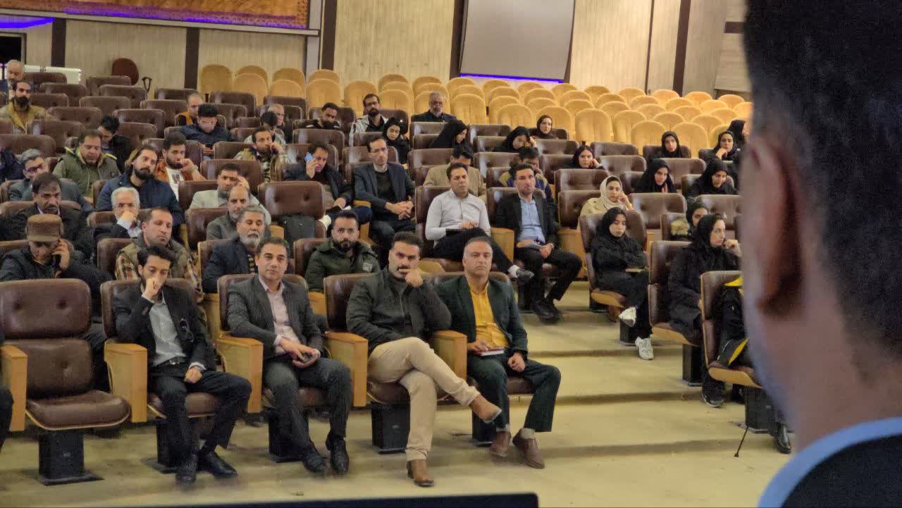 برگزاری همایش آموزشی خزانه‌داران هیات‌های ورزشی و سمن‌های جوانان استان اصفهان+تصاویر 