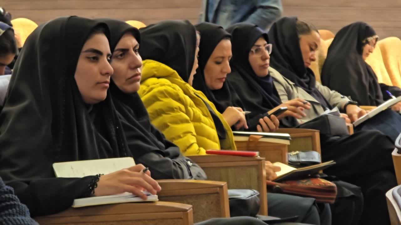 برگزاری همایش آموزشی خزانه‌داران هیات‌های ورزشی و سمن‌های جوانان استان اصفهان+تصاویر 
