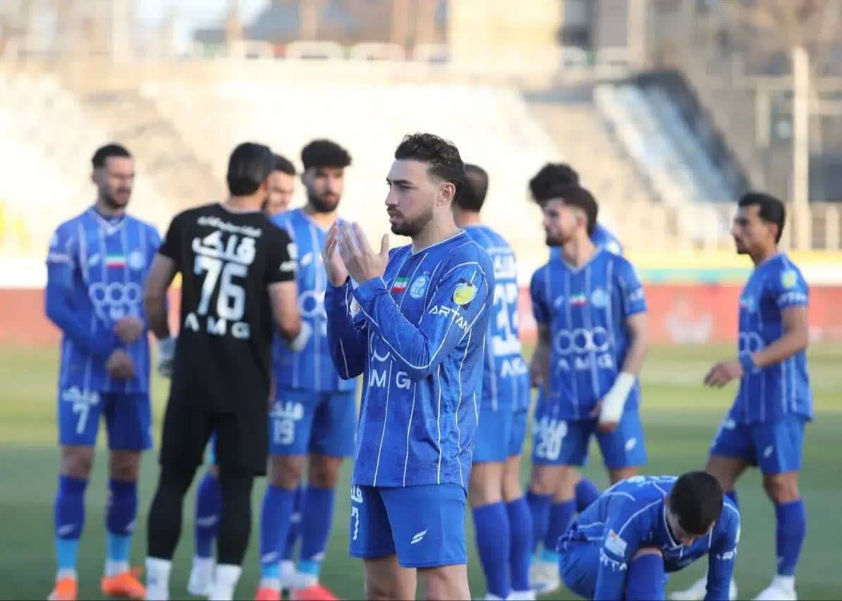 چرا فدراسیون فوتبال، دستورات عجولانه AFC را اجراء می کند؟!
