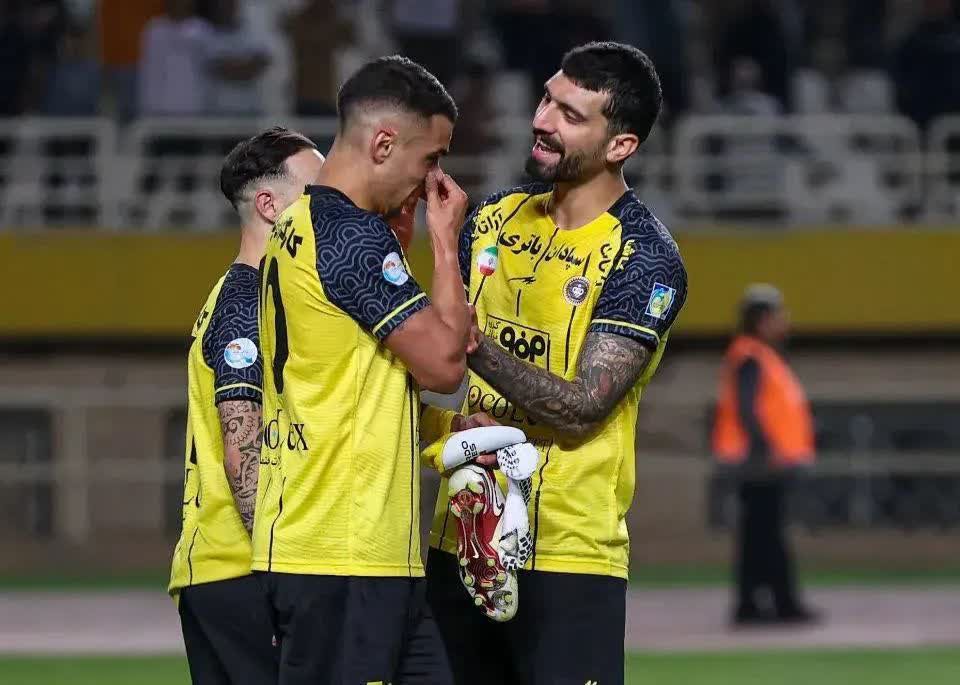 چرا فدراسیون فوتبال، دستورات عجولانه AFC را اجراء می کند؟!