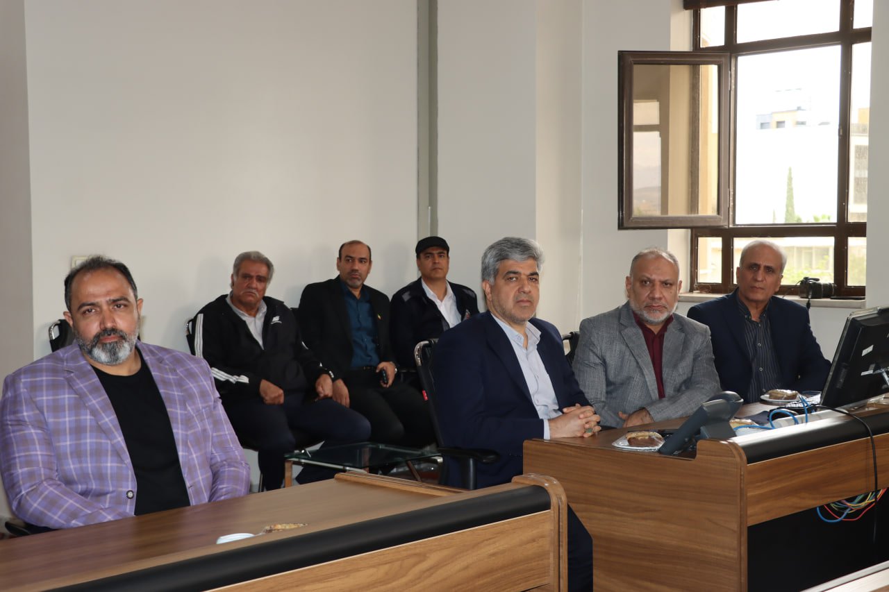 حضور ورزشی‌ها در ستاد مرکزی آتش‌نشانی به پاس جانفشانی‌های آتش‌نشانان قهرمان+تصاویر