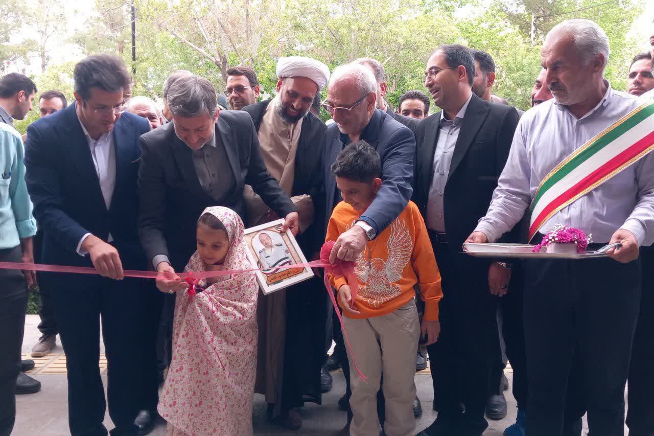 درسفر یکروزه استاندار اصفهان به شهرستان برخوار اتفاق افتاد 