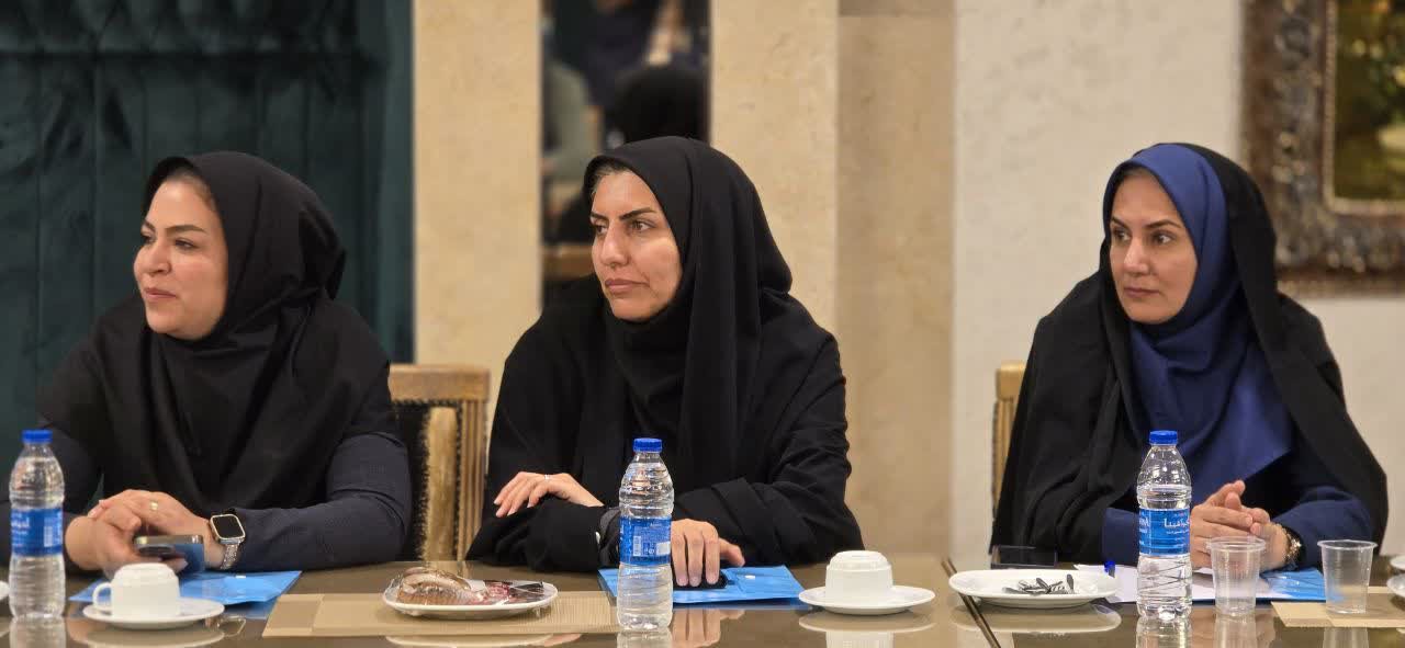 نشست تخصصی و کارگاه دانش افزایی مسئولین و کارشناسان امور باشگاه‌های استان اصفهان+تصاویر