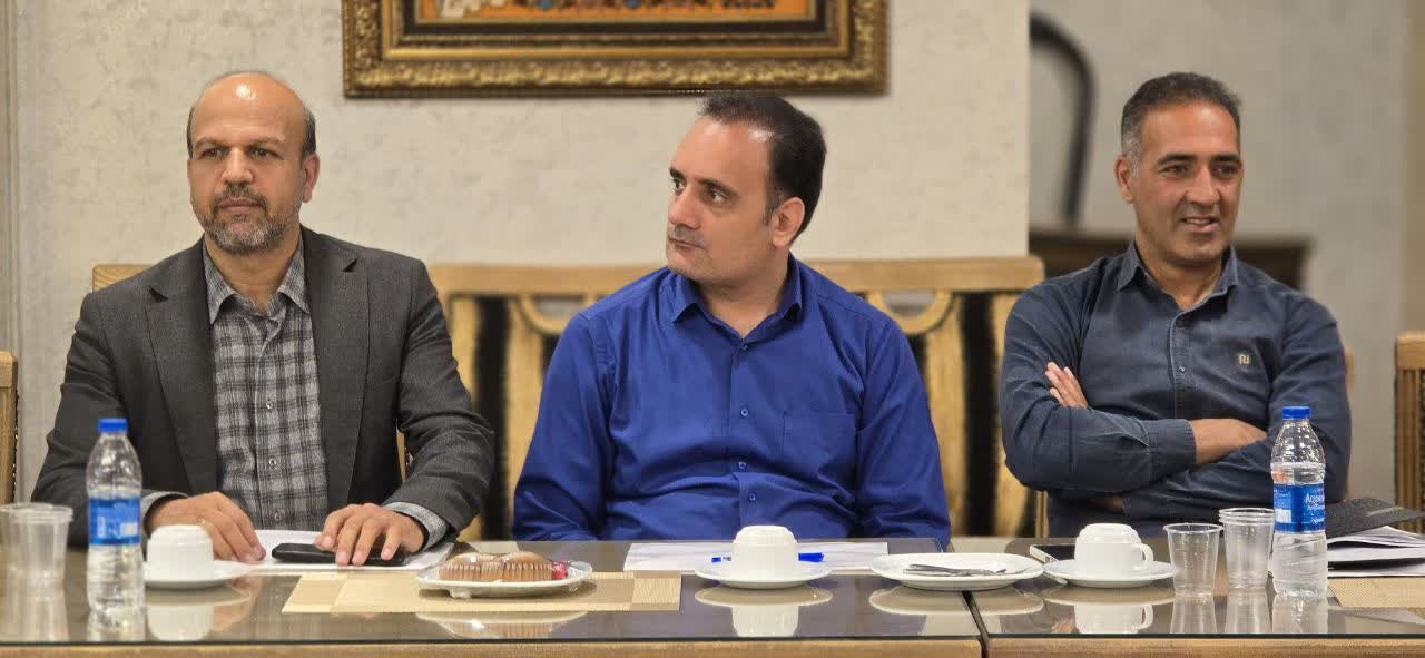 نشست تخصصی و کارگاه دانش افزایی مسئولین و کارشناسان امور باشگاه‌های استان اصفهان+تصاویر