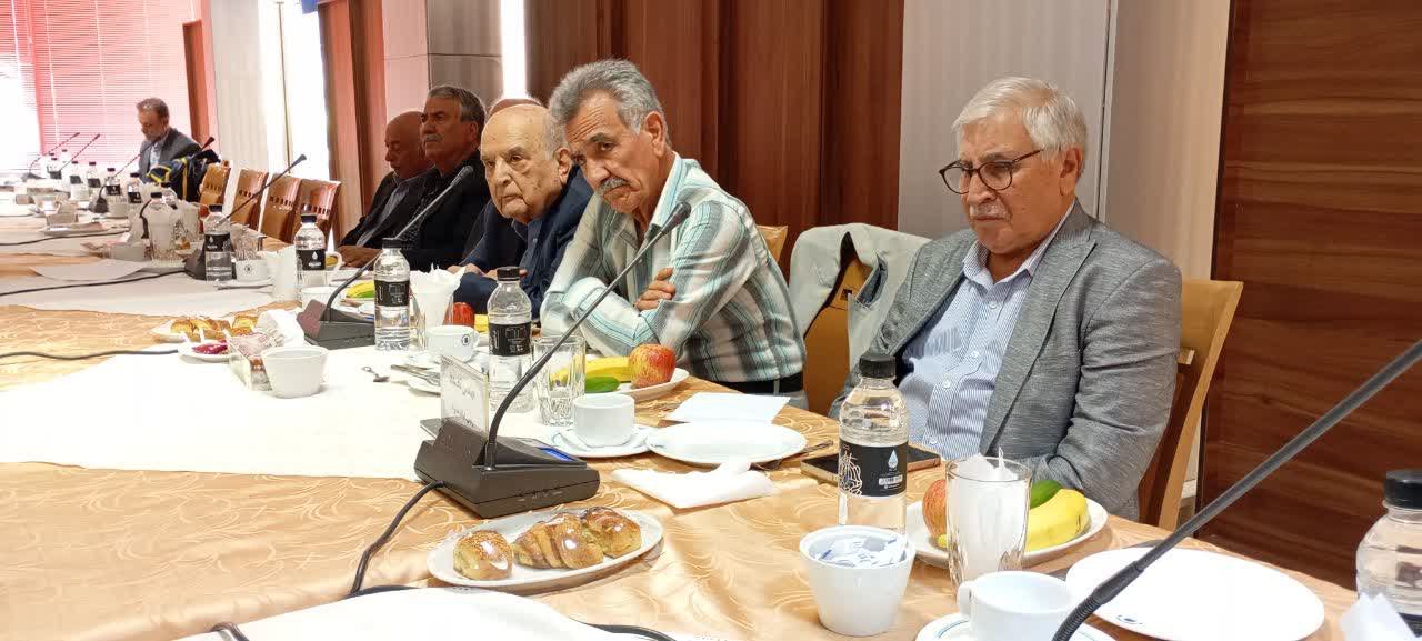 نشست اعضای مجمع خیران ورزشیار استان اصفهان