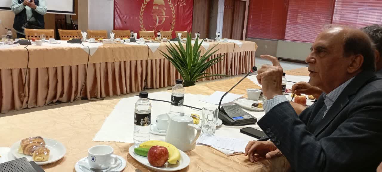 نشست اعضای مجمع خیران ورزشیار استان اصفهان