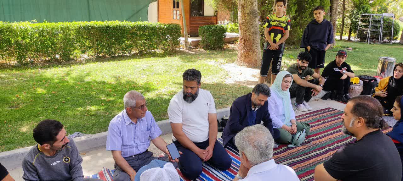 پیوند عمیق خانواده «کورن‌هول» در اصفهان