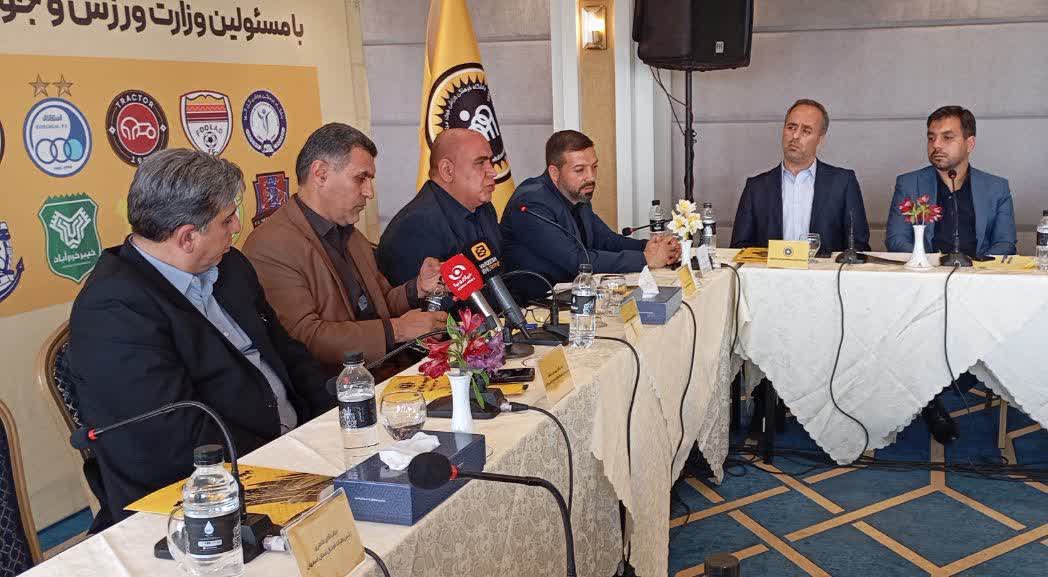تأکید منوچهر نیکفر بر تقویت مسئولیت اجتماعی و اخلاق‌مداری در فوتبال ایران