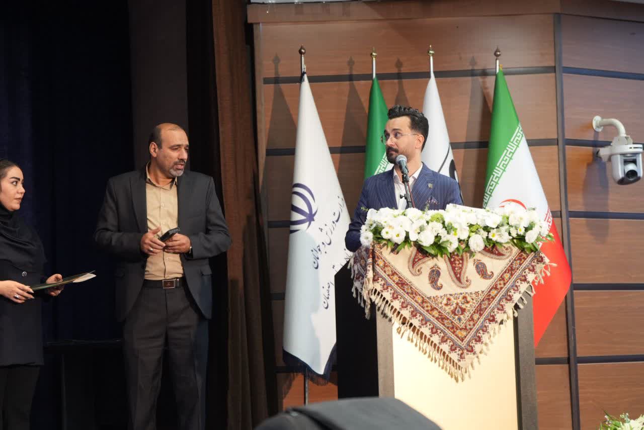 برگزاری آیین باشکوه تجلیل از افتخارآفرینان ورزش و جوانان برتر استان اصفهان+تصاویر برگزاری آیین باشکوه تجلیل از افتخارآفرینان ورزش و جوانان برتر استان اصفهان+تصاویر
