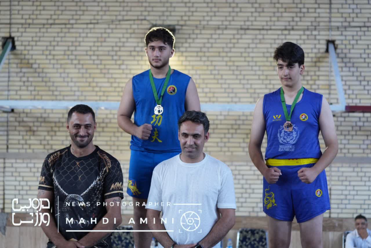 میزبان در جایگاه نخست ایستاد + تصاویر