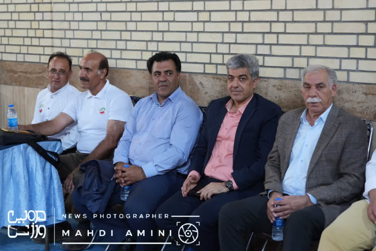 میزبان در جایگاه نخست ایستاد + تصاویر