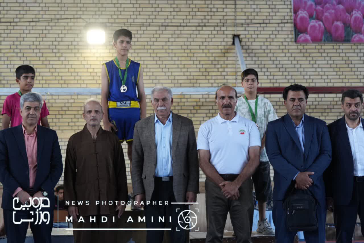 میزبان در جایگاه نخست ایستاد + تصاویر