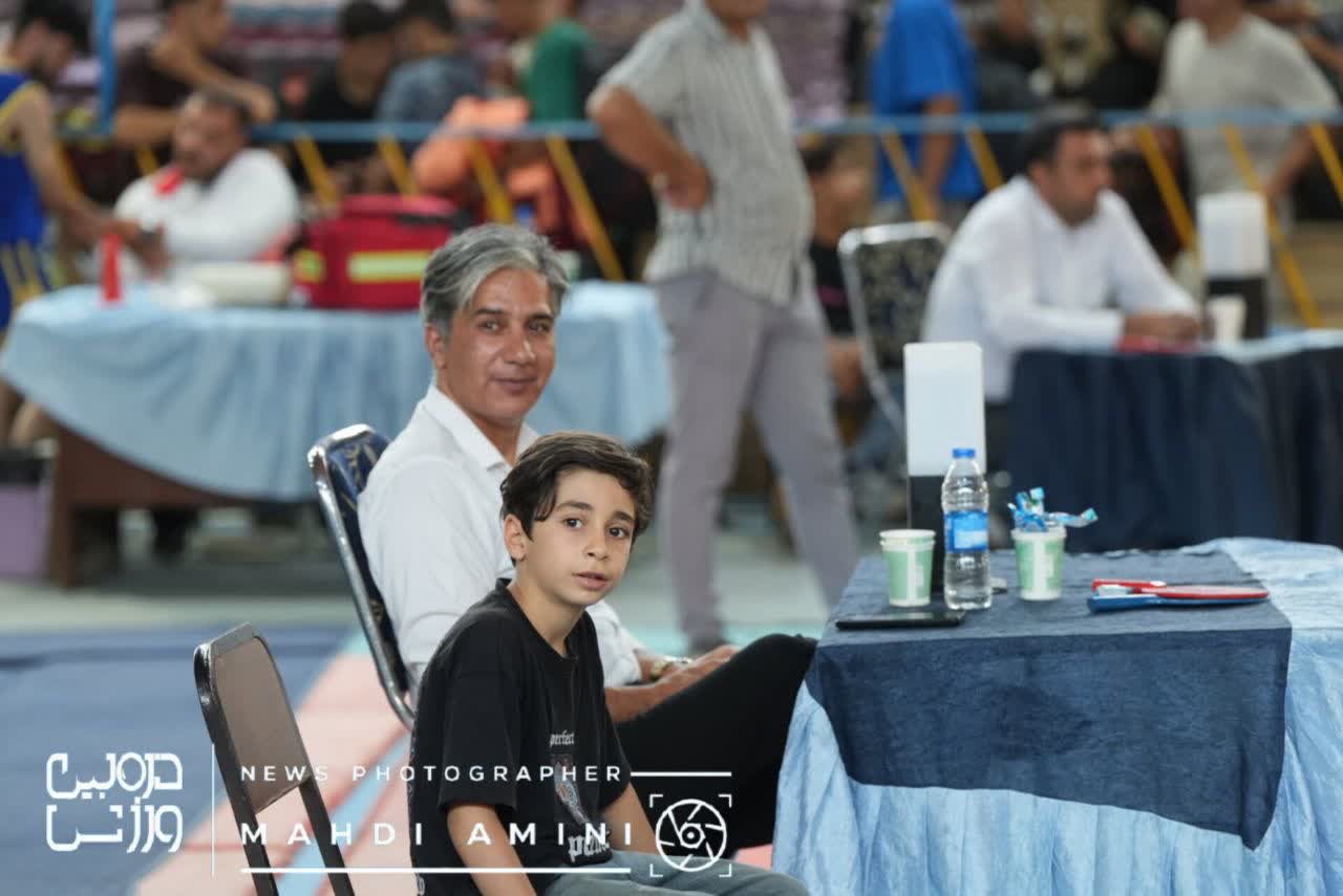 میزبان در جایگاه نخست ایستاد + تصاویر