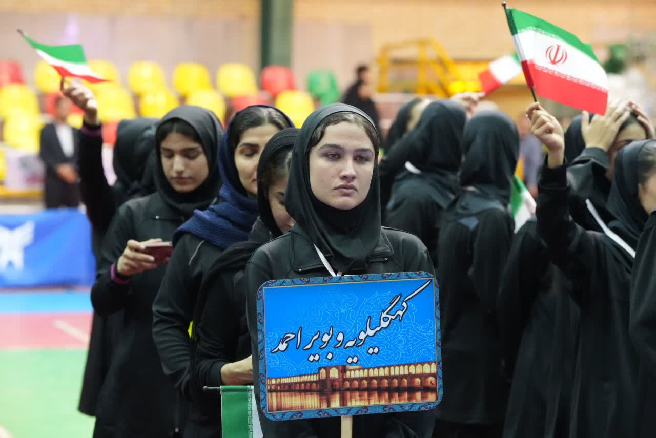 آغاز مسابقات مینی‌والیبال دختران به میزبانی کمیته امداد استان اصفهان+تصاویر 
