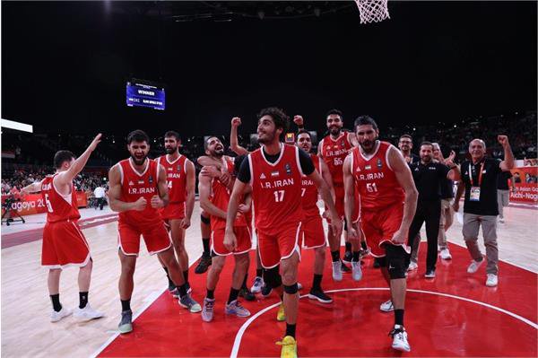 مدال برنز بر گردن مربی و بازیکن اصفهانی 