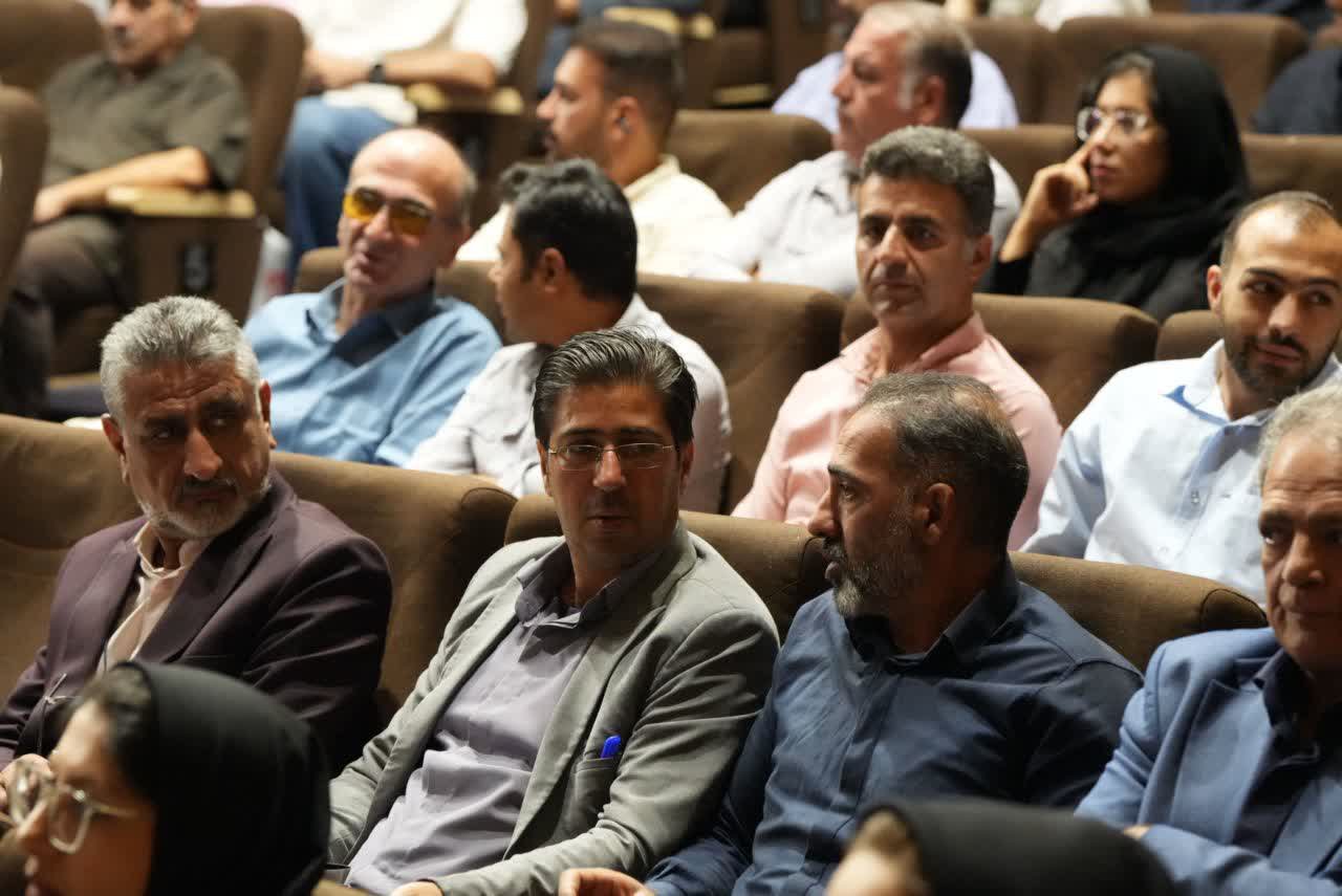  تأکید بر حمایت قانونی از باشگاه‌ها+تصاویر